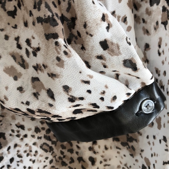 Ladies DKNYC animal print blouse faux leather trim - Picture 4 of 4